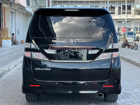 2010 Toyota Vellfire Nyeusi - 4/6