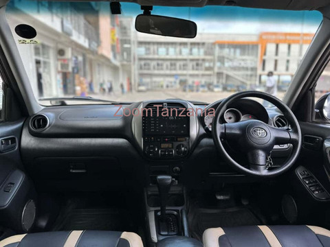 2005 Toyota RAV4 Black - 4/5