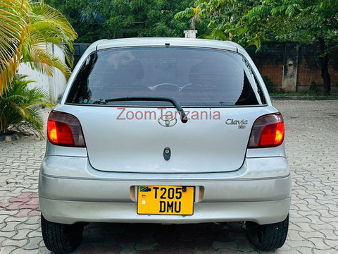 2001 Toyota Vitz Clavia Silver - 5/6
