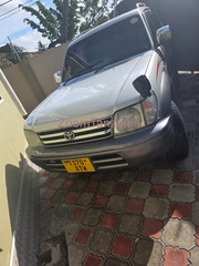 2002 Toyota Land Cruiser Prado TX Nyeupe