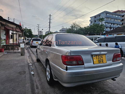 2001 Toyota Carina Silver - 1/6