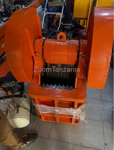Power JAW CRUSHER MODEL: PE 200 X300 7.5KW  2-5 Tonnes per Hour - 2/3