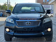 2010 Toyota Vanguard Black