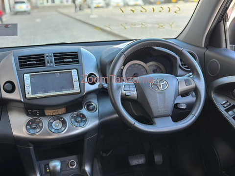 2010 Toyota Vanguard Black - 2/6