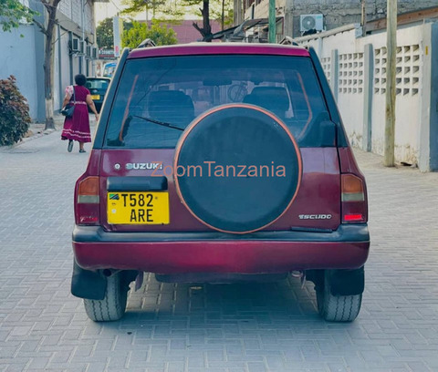 1999 Suzuki Escudo Nyekundu - 3/6