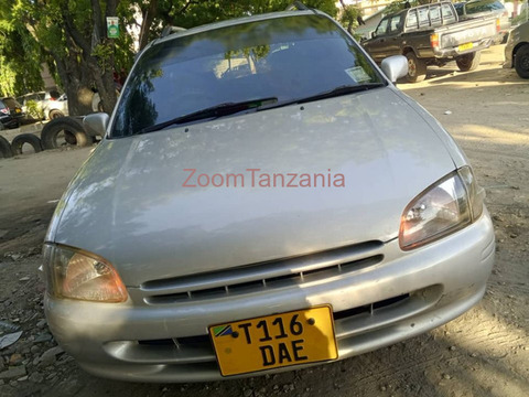 2004 Toyota Starlet - 2/6