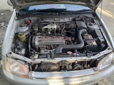 2004 Toyota Starlet - 3/6