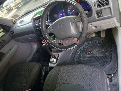 2004 Toyota Starlet - 4/6