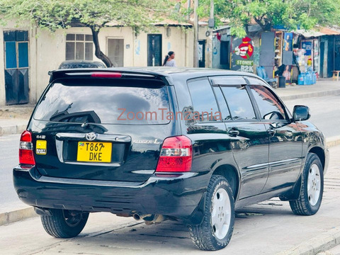 2004 Toyota Kluger Black - 2/6