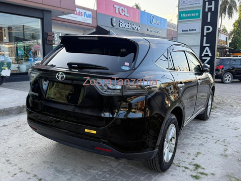 Toyota Harrier 2015 Nyeusi Inauzwa - 3/5
