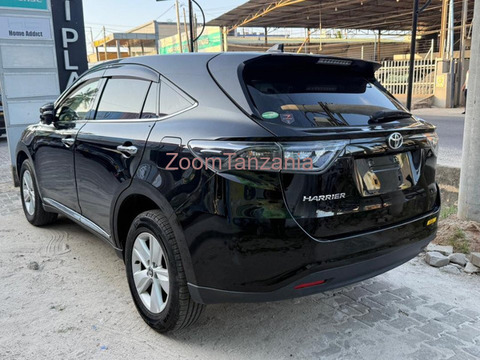 Toyota Harrier 2015 Nyeusi Inauzwa - 4/5