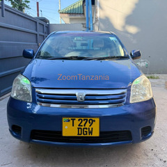 Toyota Raum 2005 Bluu Inauzwa