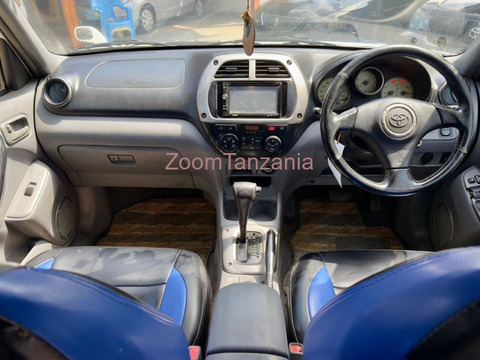 Toyota RAV4 2001 Nyeupe Inauzwa - 2/6
