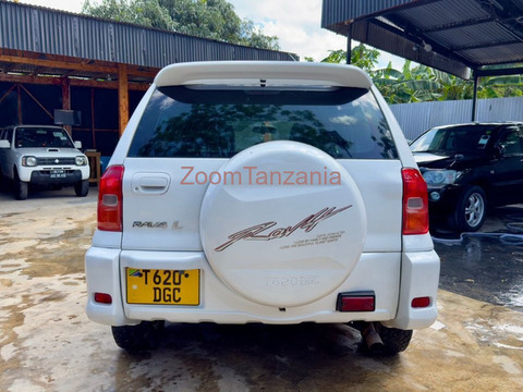 Toyota RAV4 2001 Nyeupe Inauzwa - 3/6