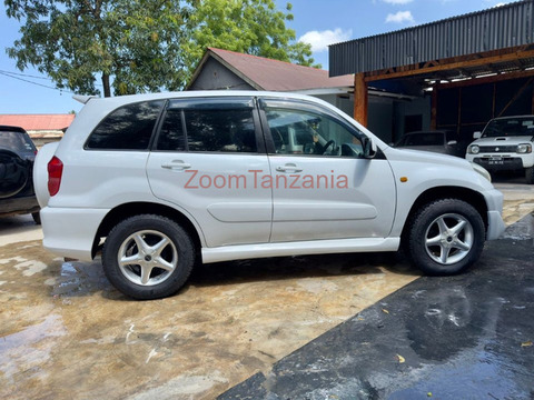 Toyota RAV4 2001 Nyeupe Inauzwa - 6/6