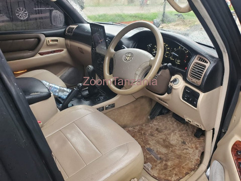 2002 Toyota Land Cruiser Gray for Sale - 2/6