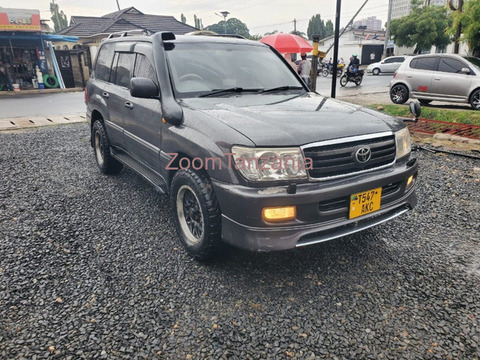 2002 Toyota Land Cruiser Gray for Sale - 3/6
