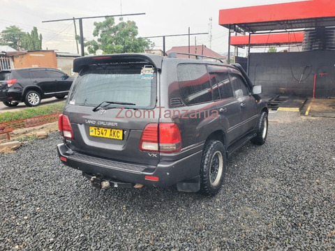 2002 Toyota Land Cruiser Gray for Sale - 4/6