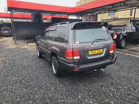 2002 Toyota Land Cruiser Gray for Sale - 5/6