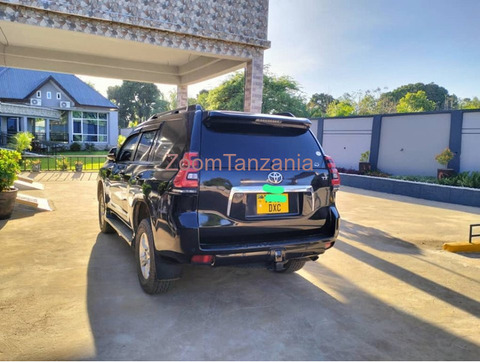 2012 Toyota Land Cruiser Prado Black - 1/4