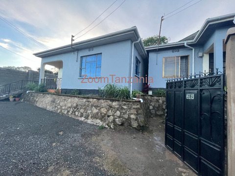 Fully Furnished 4-Bedroom House for Rent in Moshono, Arusha - 3/6