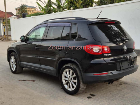 Volkswagen Tiguan 2010 Nyeusi Inauzwa - 5/5