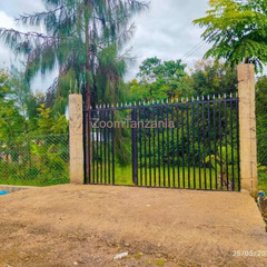 Kiwanja cha SQM 400 Kinauzwa Njiro Climax