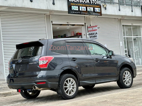 2014 Subaru Forester Gray - 3/6