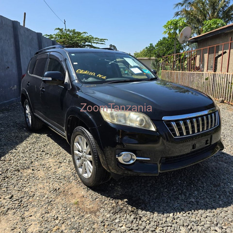 2012 Toyota Vanguard Black - 1/4