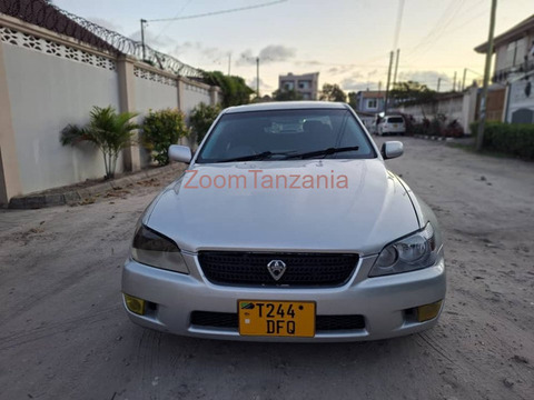 2005 Toyota Altezza Silver - 1/6