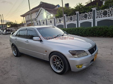 2005 Toyota Altezza Silver - 2/6