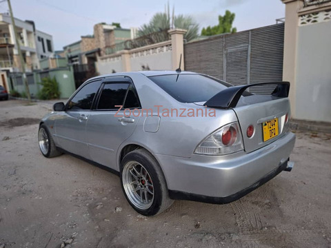 2005 Toyota Altezza Silver - 3/6