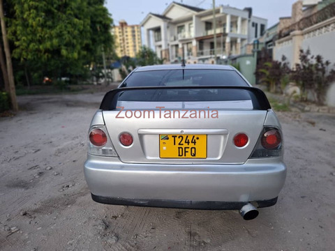 2005 Toyota Altezza Silver - 4/6