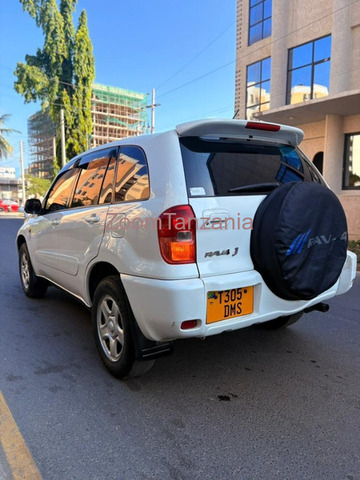 2002 Toyota RAV4 Kill Time White - 4/6