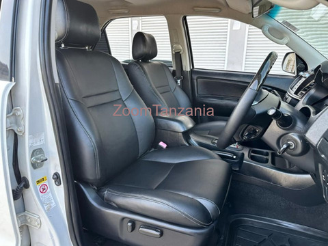 2014 Toyota Fortuner White - 5/6