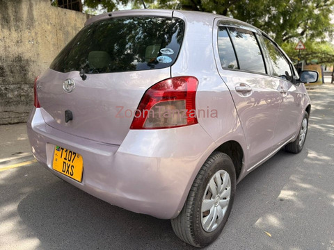 2005 Toyota Vitz Gold - 6/6