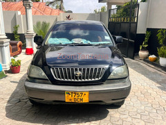 2002 Toyota Harrier Black