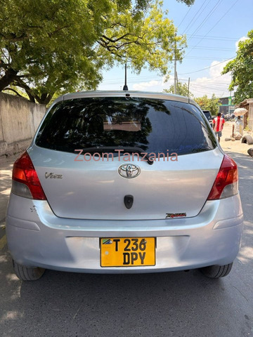 2006 Toyota Vitz Silver - 5/6