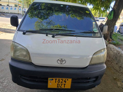 2004 Toyota Townace White