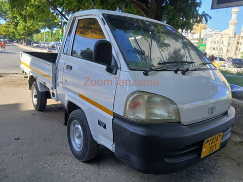 2004 Toyota Townace White - 2/4