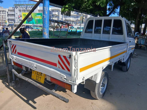2004 Toyota Townace White - 3/4