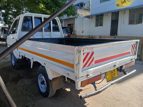 2004 Toyota Townace White - 4/4