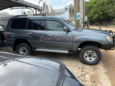 2000 Toyota Land Cruiser GX105 Gray - 4/6