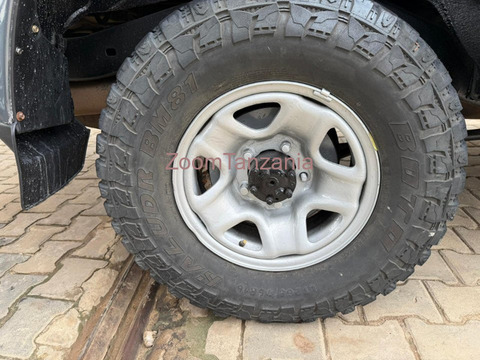 2000 Toyota Land Cruiser GX105 Gray - 5/6