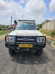 2005 Toyota Landcruiser Hard Top Gray