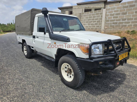 2005 Toyota Landcruiser Hard Top Gray - 3/6