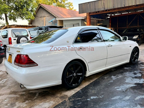 2005 Toyota Crown Athlete White - 6/6