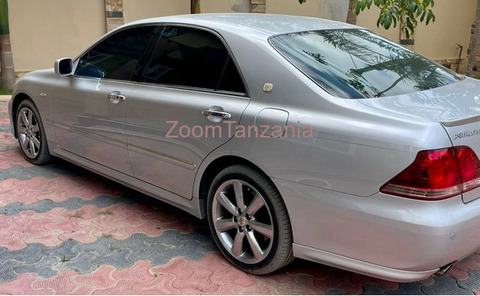 2007 Toyota Crown Athlete Silver - 2/6