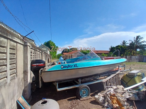 Buster XL Boat - 2/5