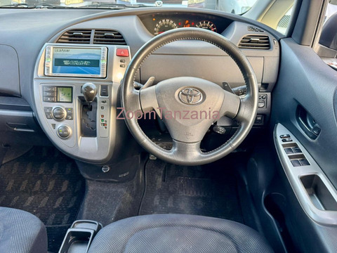 2006 Toyota Ractis Black for Sale - 4/6